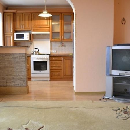 Studio Apartments Kamianets-Podilskyi Quarto foto